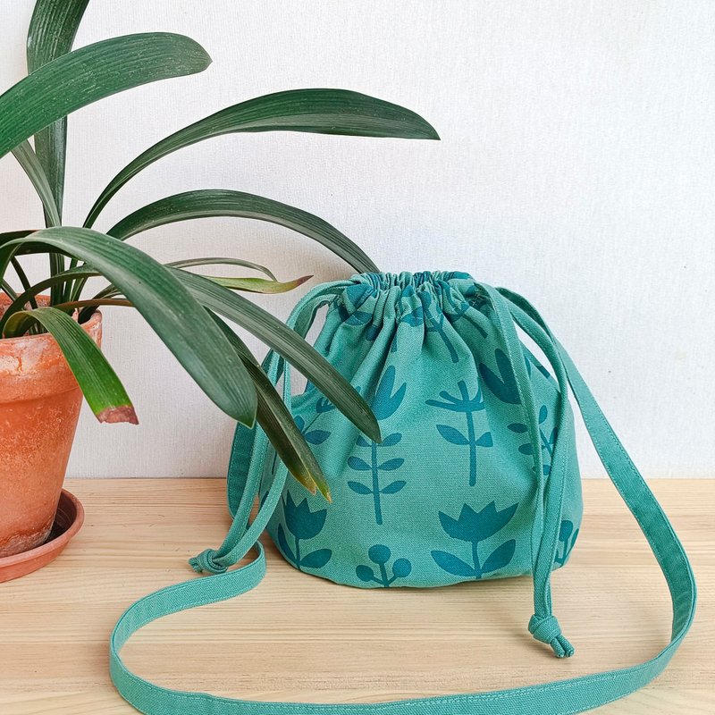 Small bucket bag to wear your essentials everywhere - กระเป๋าถือ - วัสดุอื่นๆ สีเขียว