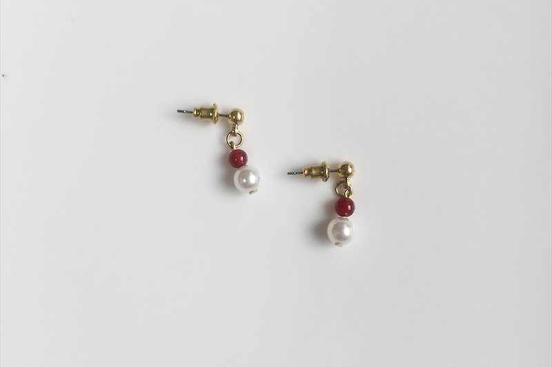 Mini rouge red agate pearl brass styling earrings - Earrings & Clip-ons - Gemstone Red