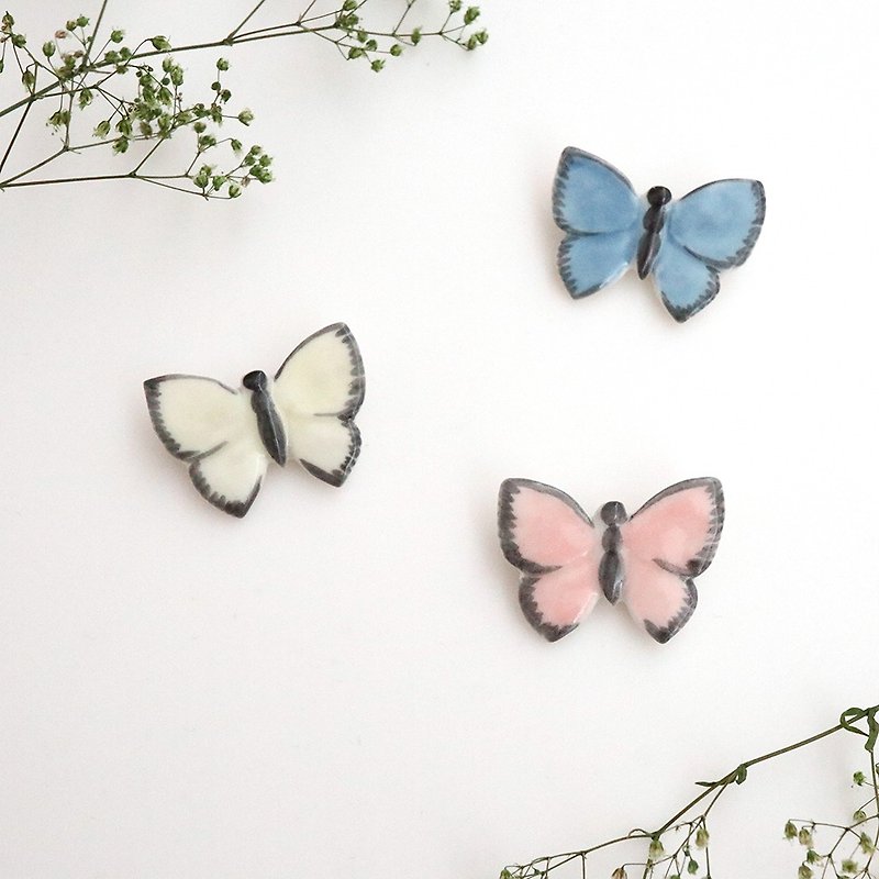 Butterfly brooch - Brooches - Porcelain Blue