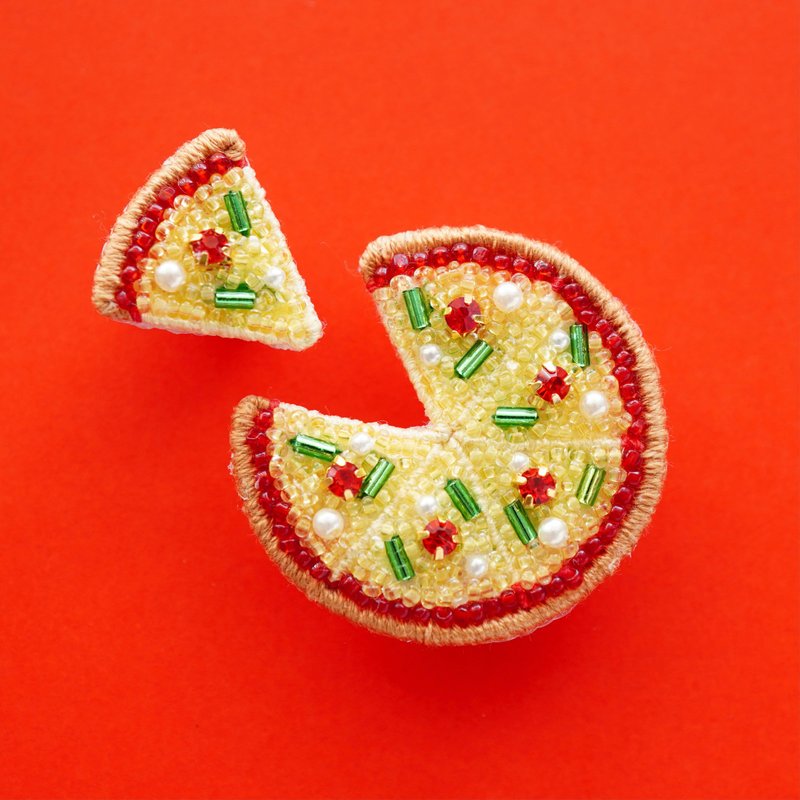 ビーズ刺繍のピザのブローチ&ピンバッジセット - 胸針 - 其他材質 多色