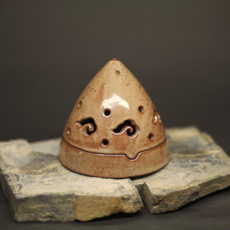 蘇打釉 緋色錐型雲紋品香爐 手作陶藝 香道茶席 - 香氛/精油/擴香 - 陶 