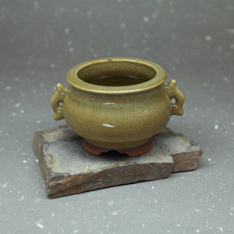 Iron glaze binaural three-legged incense burner hand-made pottery incense tea banquet - Fragrances - Pottery 