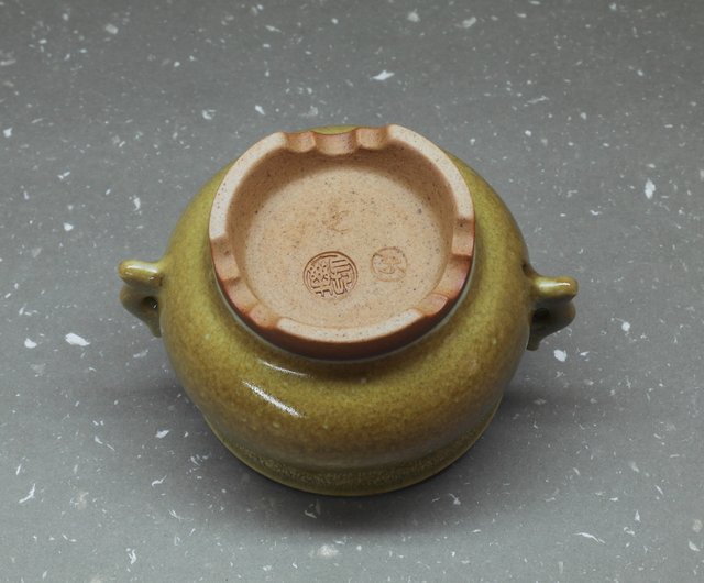 Essence burner made of glazed ceramic