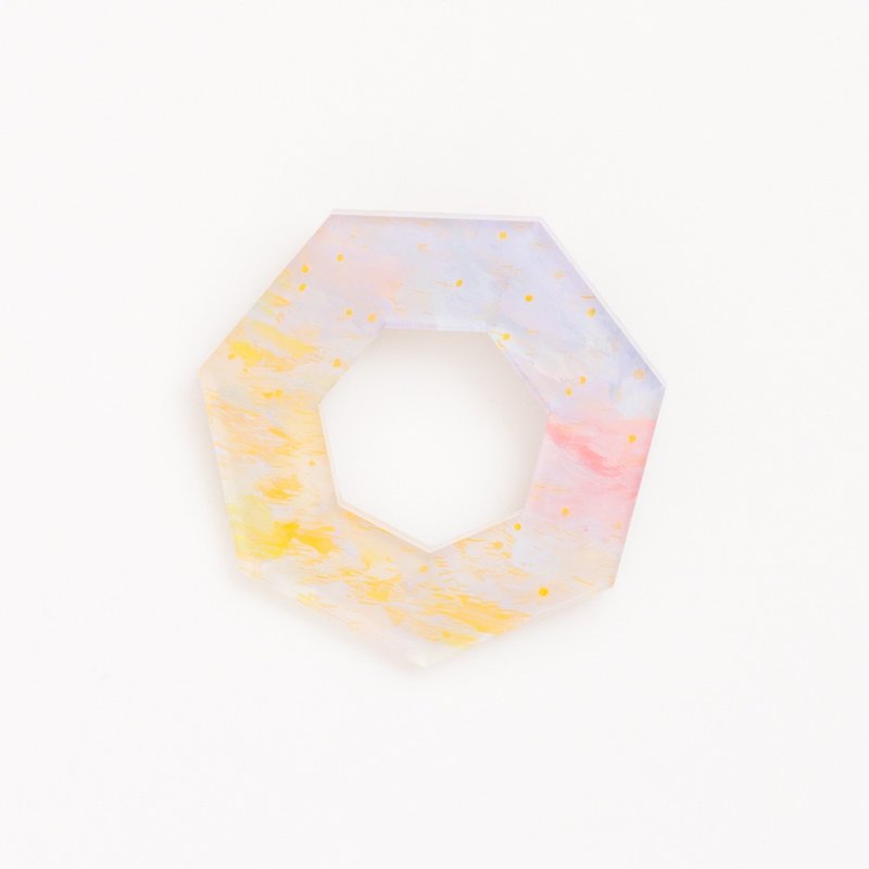 Picture of brooch [heptagonal]
