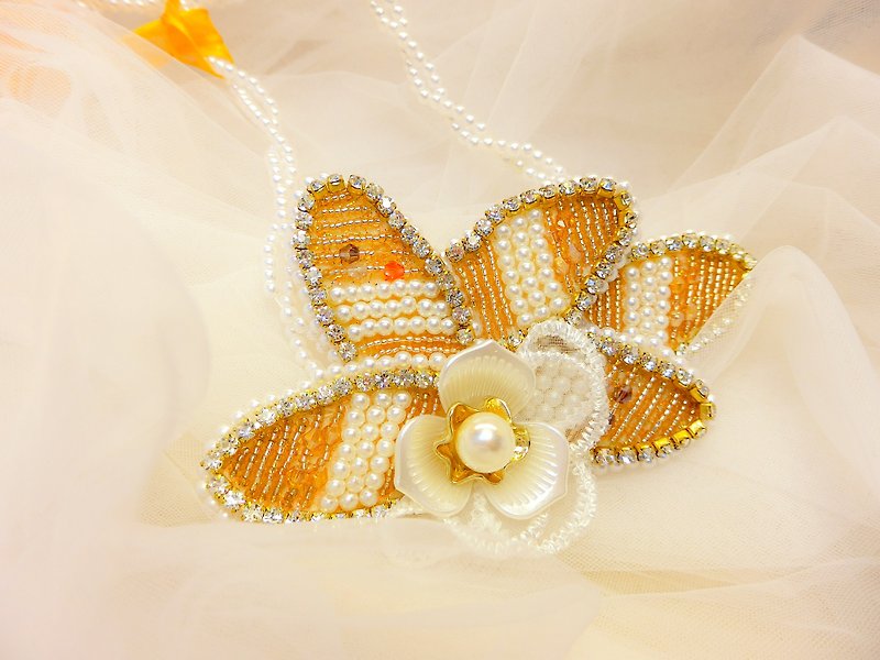 Classic elegant diamond lace pearl headband - golden wings - เครื่องประดับผม - งานปัก สีทอง