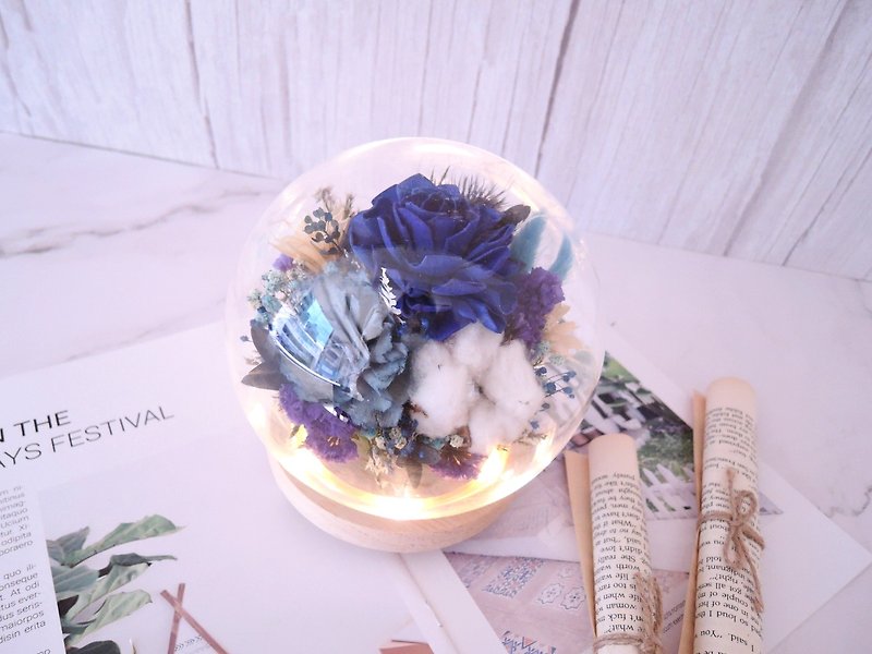 Dry Flower Glass Cover Night Light【Miracle Bloom】Gift/Memorial Day/Valentine's Day/Confession - โคมไฟ - พืช/ดอกไม้ สีน้ำเงิน