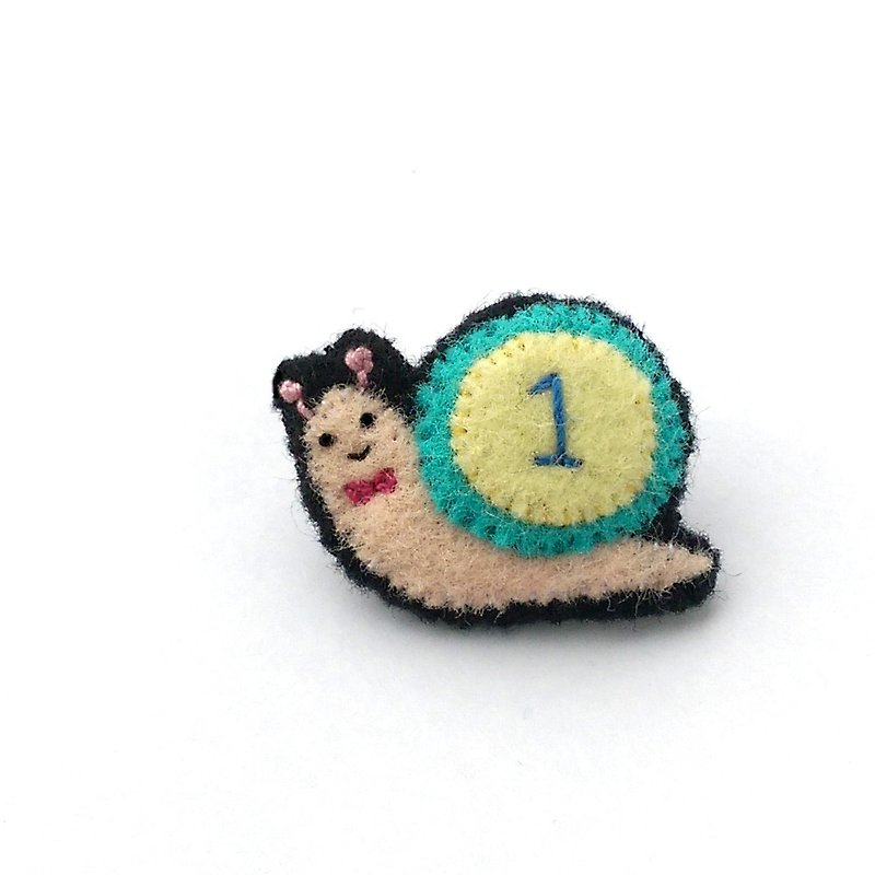 The first small snail badge blue-green graduation commemorative gifts can be customized embroidery - Badges & Pins - Other Materials Green