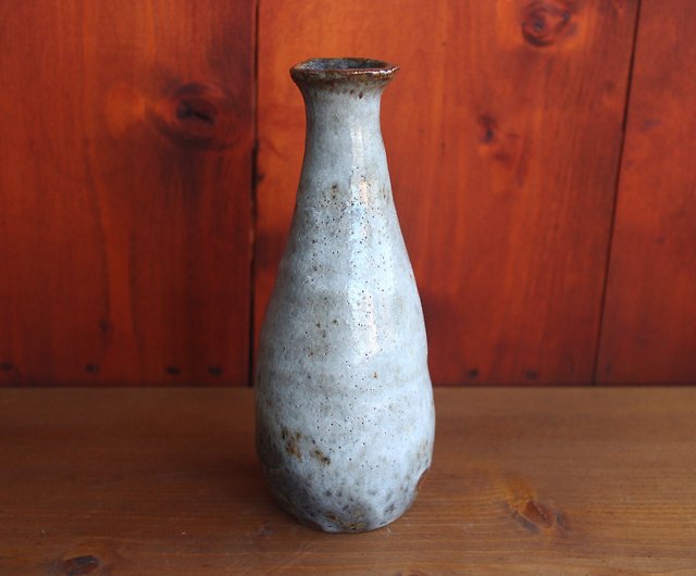 灰色の手触りの長い首の花 花瓶 手描きの胚 ショップ Lelecoco Pottery 花瓶 植木鉢 Pinkoi