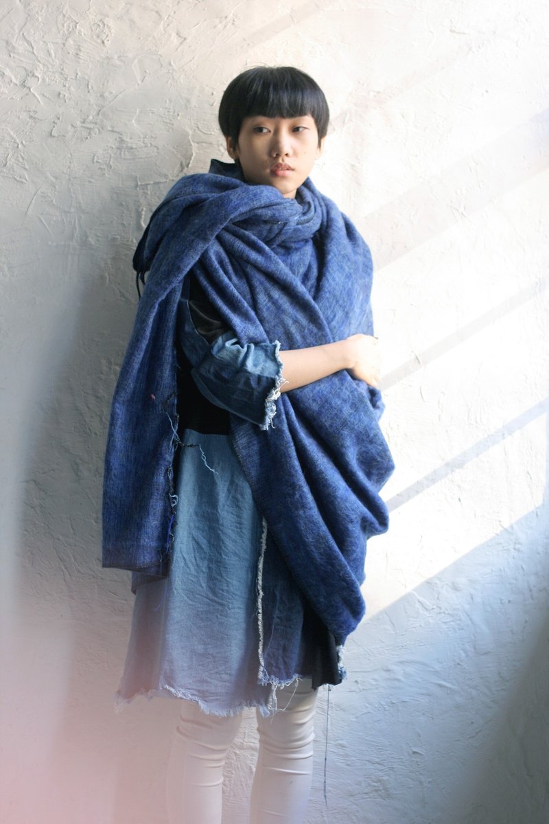 OMAKE Nepalese yak mixed color shawl blanket _ sapphire blue - Blankets & Throws - Other Materials Blue