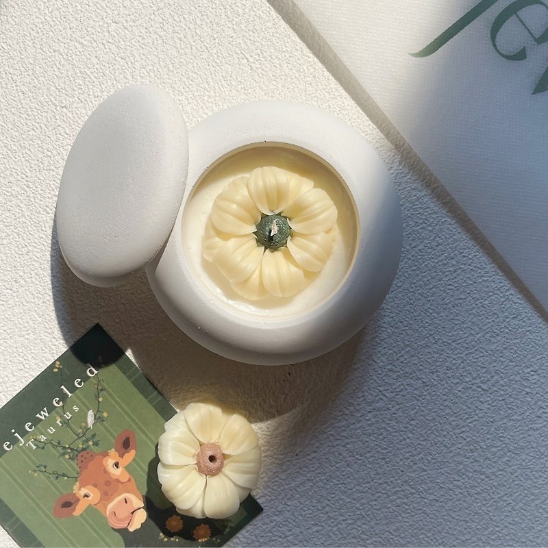 [Co-branded] Wax Flower Fragrance Candle-Taurus - เทียน/เชิงเทียน - ขี้ผึ้ง หลากหลายสี