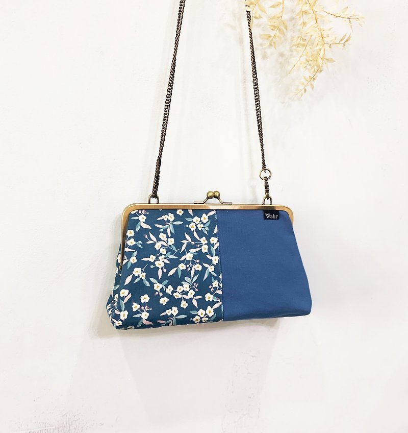 Blue flowers clasp frame bag/with chain/ cosmetic bag - Clutch Bags - Cotton & Hemp Blue