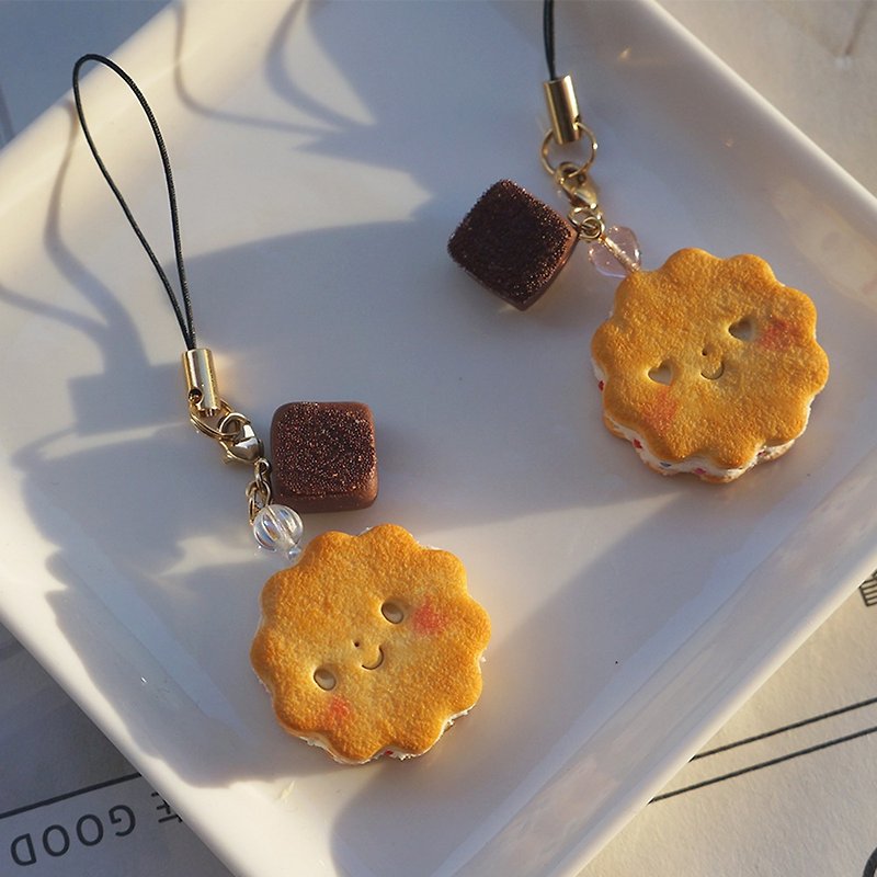 Clay Keychains Brown - Resin Clay Color Candy Ice Cream Sandwich Biscuit Expression Charm Key Ring