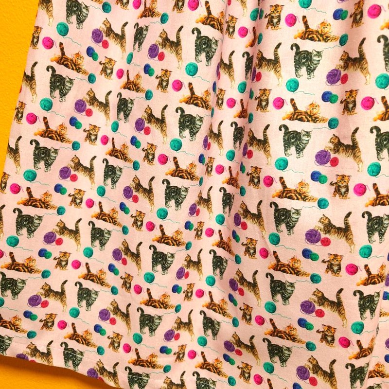 【受注制作】Yarn and cute kitten skirt pink / Free size / 日本製 / USA fabric / 猫 Cat - 裙子/長裙 - 棉．麻 粉紅色