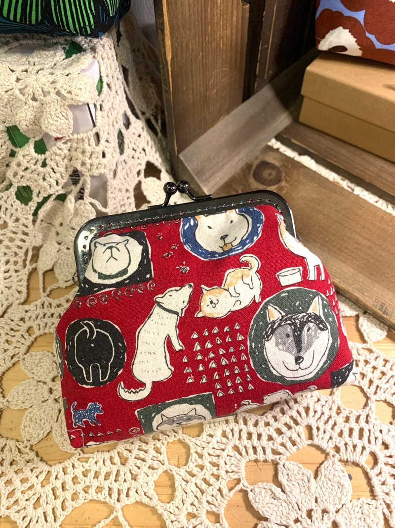 MBC handmade Shiba Inu 12cm square frame kiss lock bag loose paper wrapped red - กระเป๋าแมสเซนเจอร์ - ผ้าฝ้าย/ผ้าลินิน สีแดง