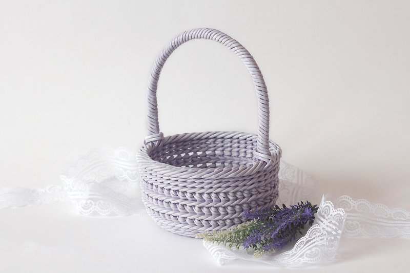 Purple flower girl basket, Violet wedding basket with handle - 層架/置物架/置物籃 - 紙 紫色
