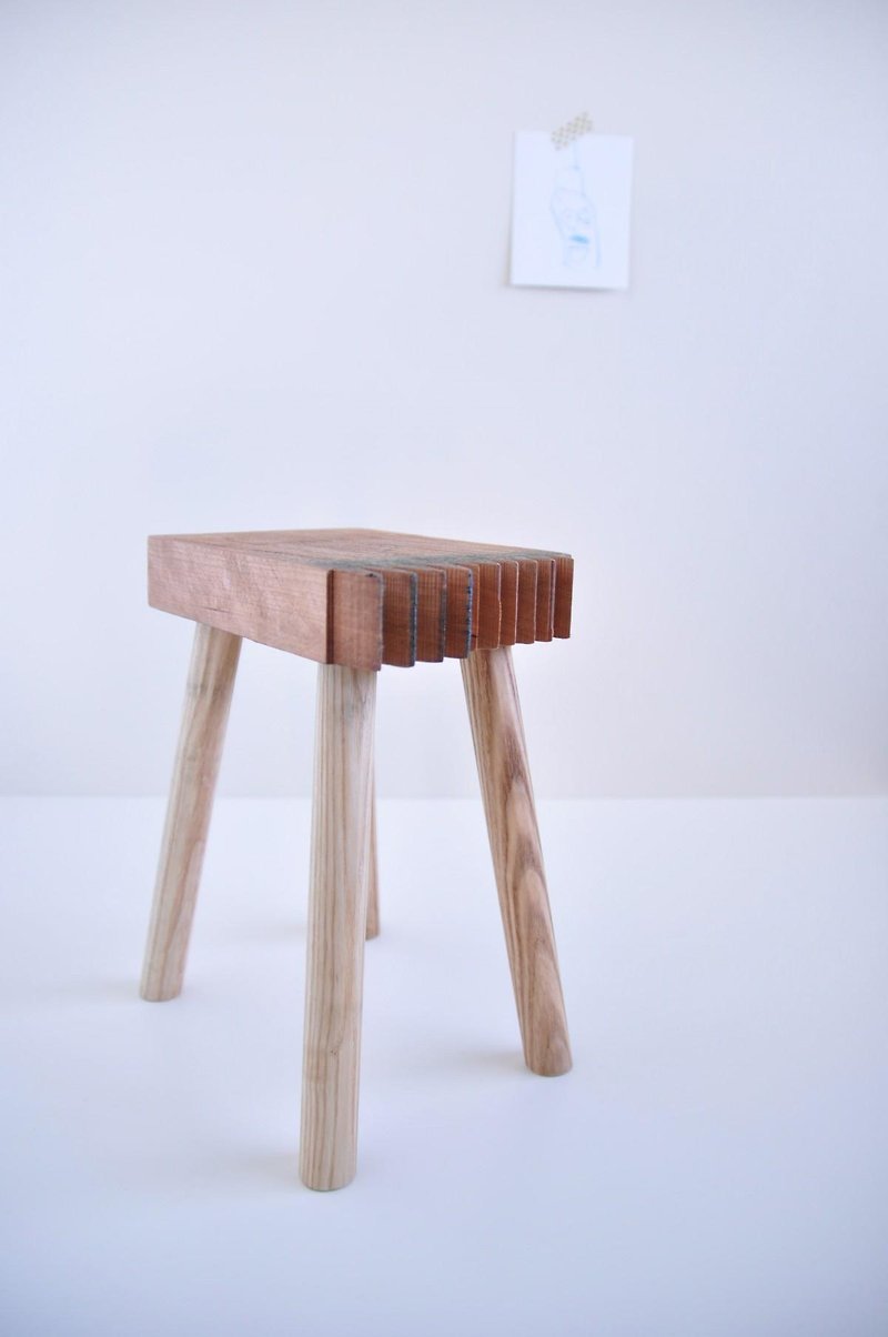 Large jagged small stool - Other Furniture - Wood 