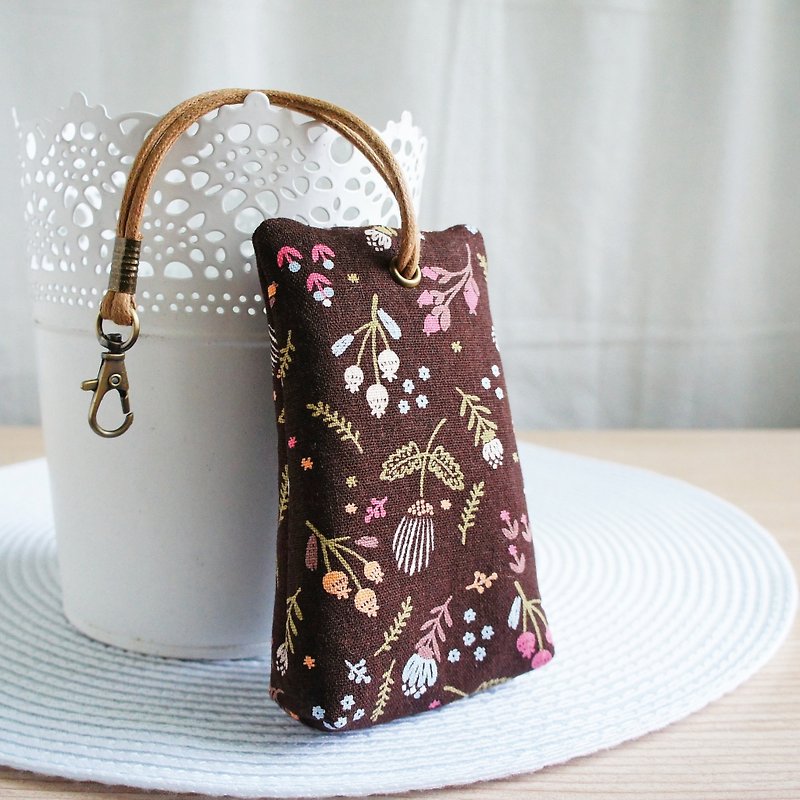 Lovely flower plant three-dimensional tea bag zipper key bag, ID card available, deep coffee - ที่ห้อยกุญแจ - ผ้าฝ้าย/ผ้าลินิน สีนำ้ตาล