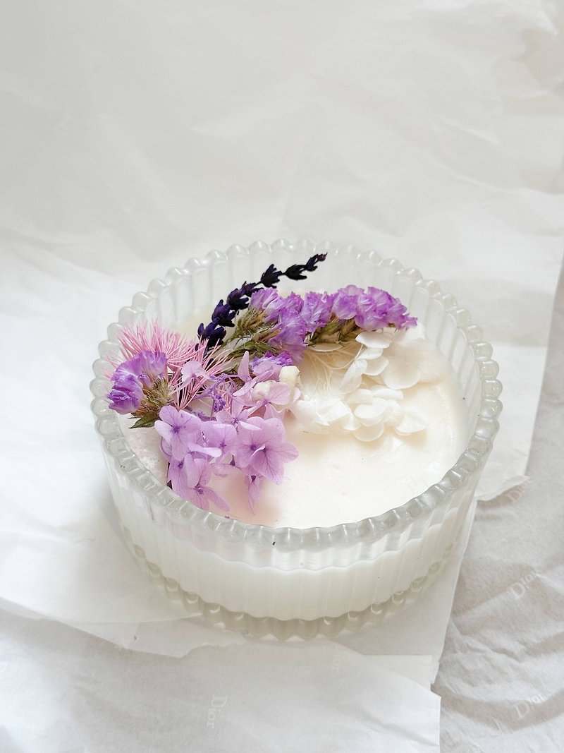 Flower candle in Glass jar purple color - 香薰蠟燭/燭台 - 蠟 紫色
