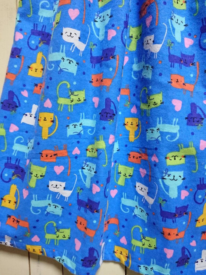 【換季特賣 Off-season sale】 Flannel Colorful Cat skirt BLUE USAcotton 日本製 輸入生地 FREE - 裙子/長裙 - 棉．麻 藍色