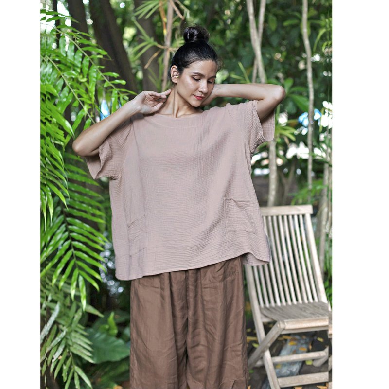 Oversized nude cotton gauze blouse, Minimal style cotton top with short sleeves - 女上衣/長袖上衣 - 棉．麻 粉紅色