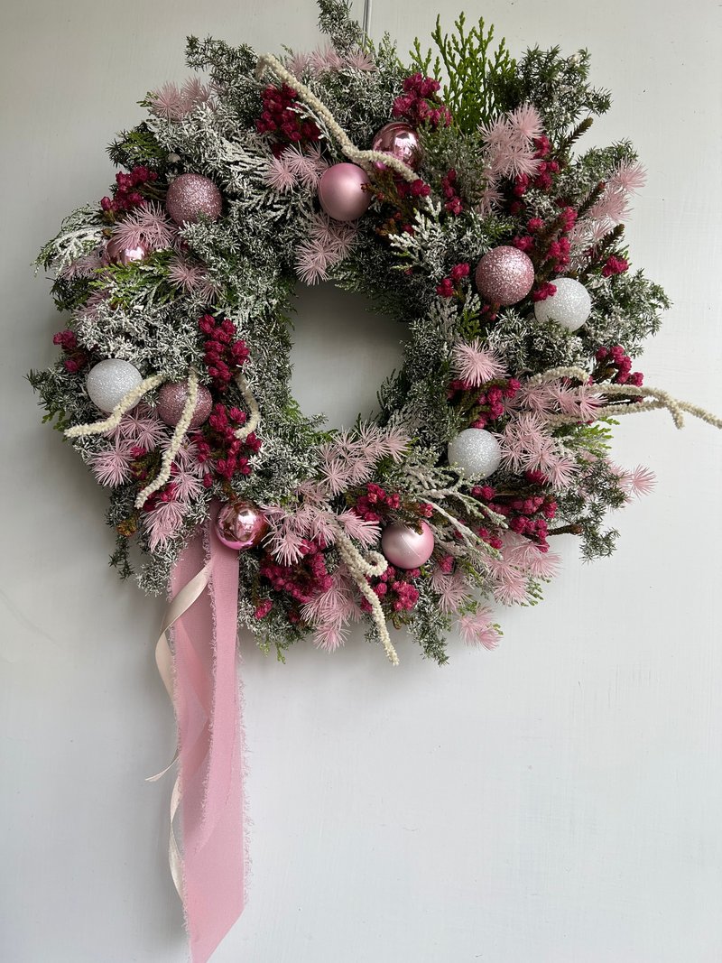 Pink dry Aliga cedar Christmas wreath-30cm - ช่อดอกไม้แห้ง - พืช/ดอกไม้ สึชมพู