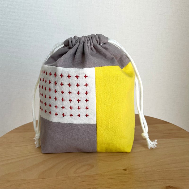 Sashiko Drawstring Bag with Gusset, Patchwork, Yellow, Pouch, Japanese, Handmade, Small Item Case, Christmas, Birthday, Gift - กระเป๋าเครื่องสำอาง - ผ้าฝ้าย/ผ้าลินิน สีเหลือง