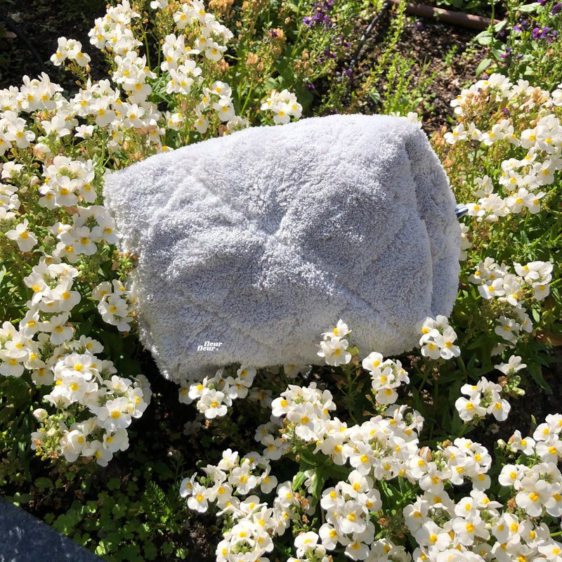 Snow Teddy Pouch - 化妝包/收納袋 - 棉．麻 灰色