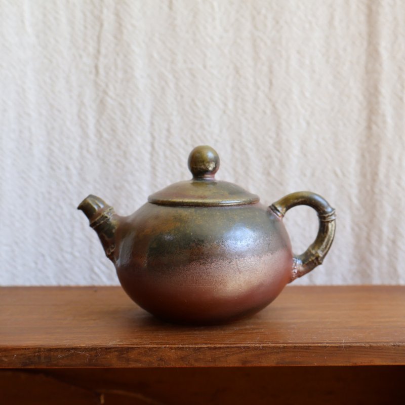 竹風氣節 柴燒陶手工茶壺 - 茶壺/茶杯/茶具 - 陶 咖啡色