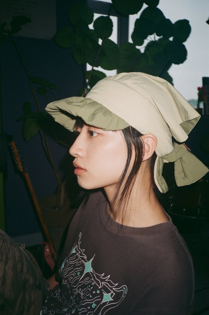 Olive And Beige Reversible Ruffled Cap Headscarf - หมวก - ไนลอน หลากหลายสี