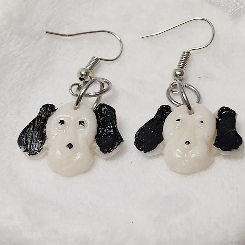 White Black Dog Earring Handmade Air Dry Clay Eco Friendly Stainless Hook - 耳環/耳夾/耳骨夾 - 黏土 白色
