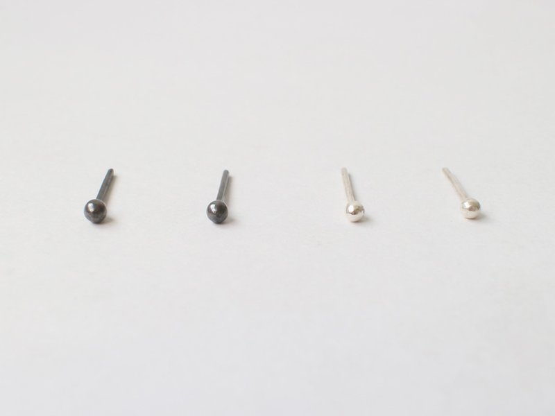 Silver tiny dot  - Ball stud earrings - ต่างหู - เงินแท้ ขาว