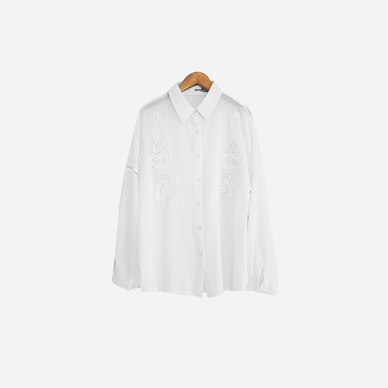 Dislocation Vintage / White Lace Shirt no.727 vintage - เสื้อเชิ้ตผู้หญิง - เส้นใยสังเคราะห์ ขาว