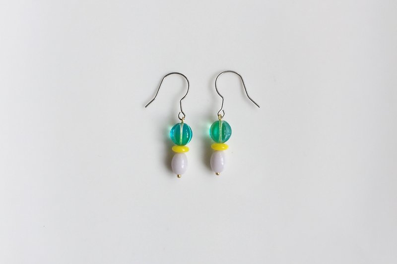 ultra green lilac glass bead earrings - ต่างหู - เครื่องเพชรพลอย สีเขียว