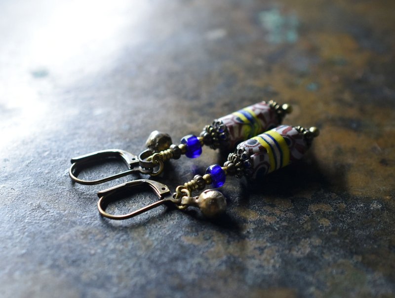 Antique Venetian millefiori beads, lapis lazuli beads, and ethnic bell earrings - ต่างหู - แก้ว สีน้ำเงิน