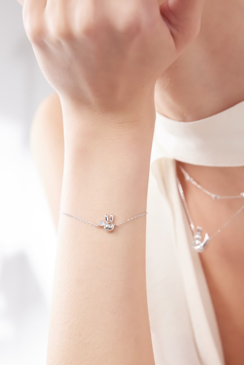 【Pinkoi x miffy】LOVE BY THE MOON Stone sterling silver bracelet gold/ Silver - Bracelets - Sterling Silver Gold