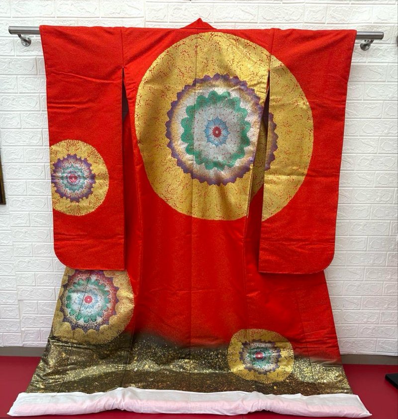 日本の花嫁の神聖な着物。UCHIKAKE. Wedding kimono - 其他 - 絲．絹 紅色
