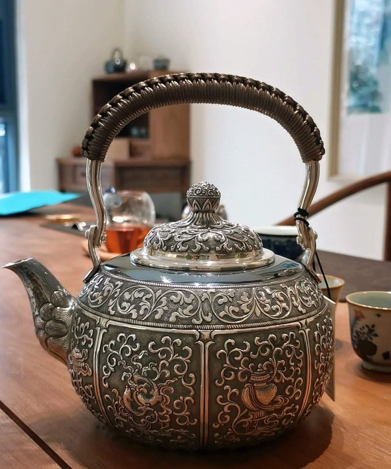 尚幀品大師系列 寸彥同大師手造 足銀藏八寶銀壺 1100cc - 茶壺/茶杯/茶具 - 純銀 