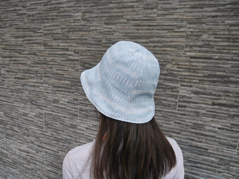 Reversible Bucket Hat - Light Blue Striped Denim - หมวก - ผ้าฝ้าย/ผ้าลินิน สีน้ำเงิน