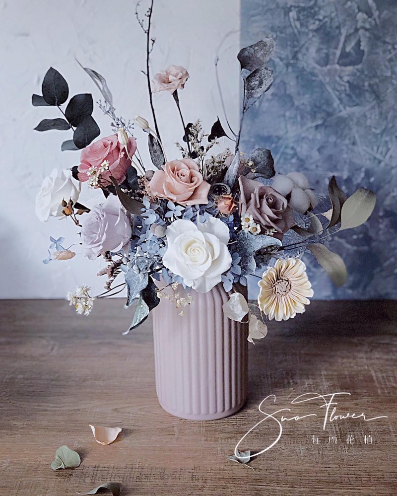 Permanent milk tea color high table flowers/home delivery is limited to Shuangbei area, if you cross counties or cities, you need to pick it up yourself - ช่อดอกไม้แห้ง - วัสดุอื่นๆ 