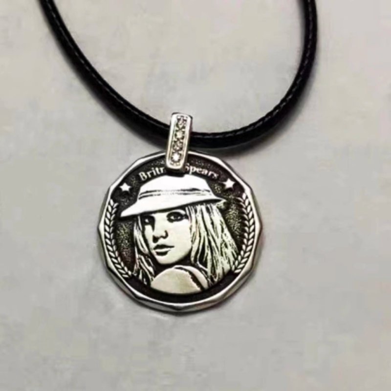 客製化人像畫 純銀項鍊 似顏繪 肖像畫 女友 母親 紀念 生日 禮物 - 項鍊 - 純銀 