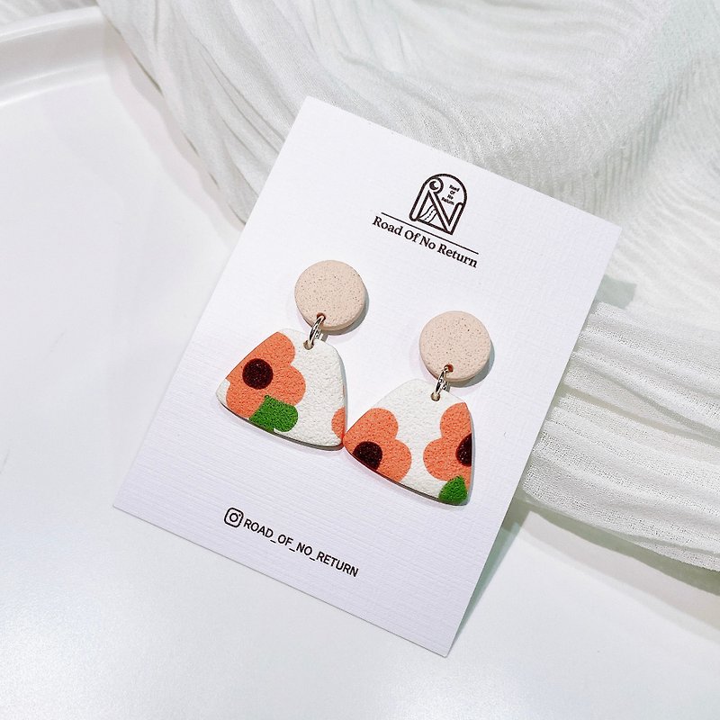 陶 耳環/耳夾 橘色 - 軟陶耳環|磨砂珊瑚橘小花|高品質醫療級不鏽鋼耳