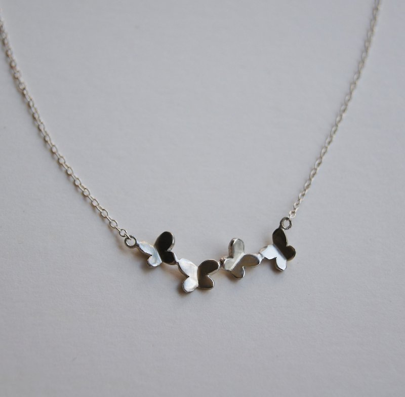 *Flying Butterfly* handmade silver necklace - สร้อยคอ - โลหะ สีเงิน