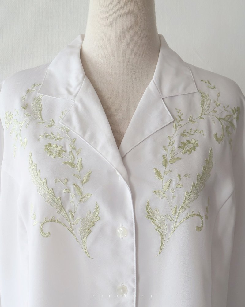 復古綠色刺繡領寬鬆歐美版型長袖白色古著襯衫 - 女襯衫 - 聚酯纖維 白色