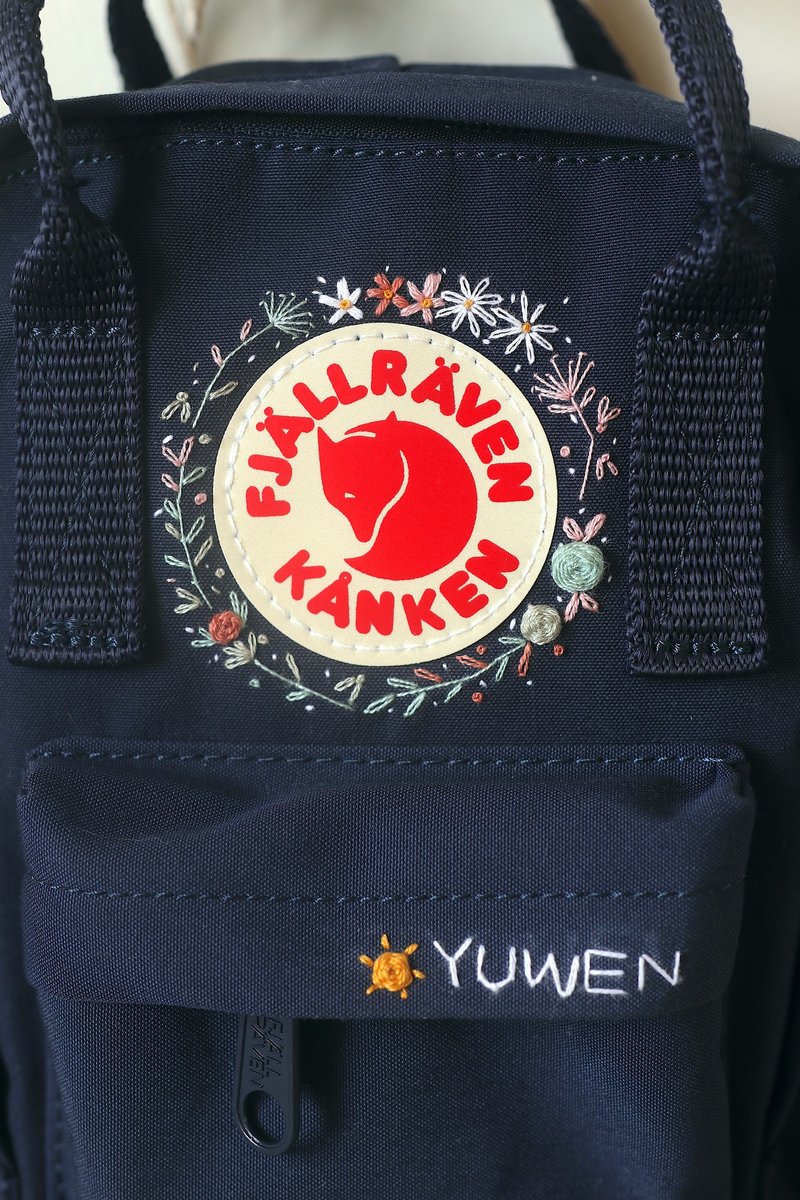 雛菊冬季森林 / 深藍 / 側背包小款 kanken sling - 側背包/斜背包 - 防水材質 藍色