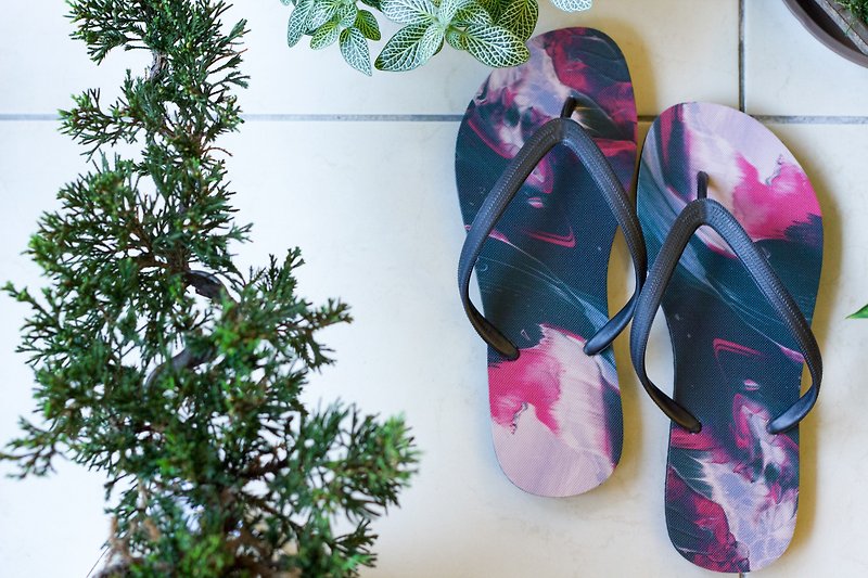 Morden black and pink Oil Painting Style Flip Flops - รองเท้าลำลองผู้หญิง - พลาสติก สึชมพู