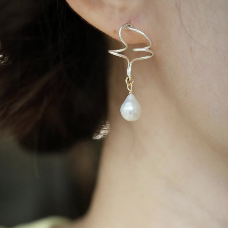 くるくる旋律 パールピアス 14K Gold-Filled - ピアス・イヤリング - 真珠 ホワイト