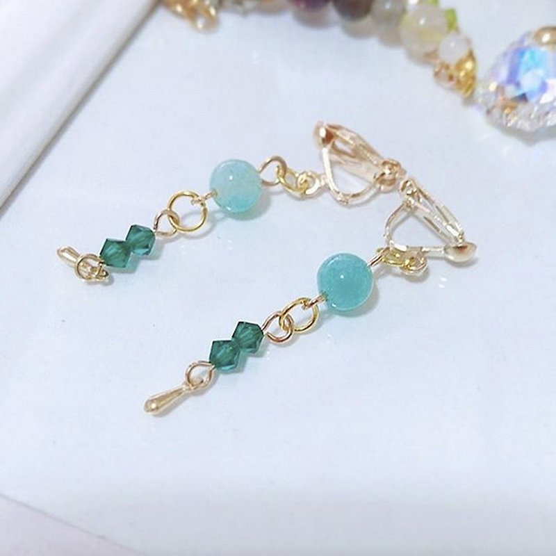 Puputraga Uesugi flower life / natural stone crystal hand made Jinbin earrings - Earrings & Clip-ons - Gemstone Blue