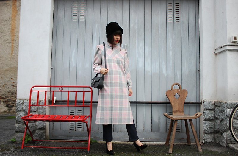 F3082 [Vintage dress] white pink gray plaid half-collar long-sleeved wool dress - One Piece Dresses - Wool Pink