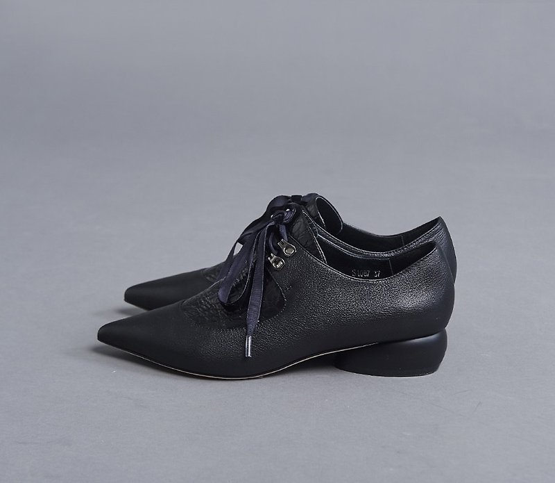 Arc banded elliptical chunky heel black - รองเท้าอ็อกฟอร์ดผู้หญิง - หนังแท้ สีน้ำเงิน