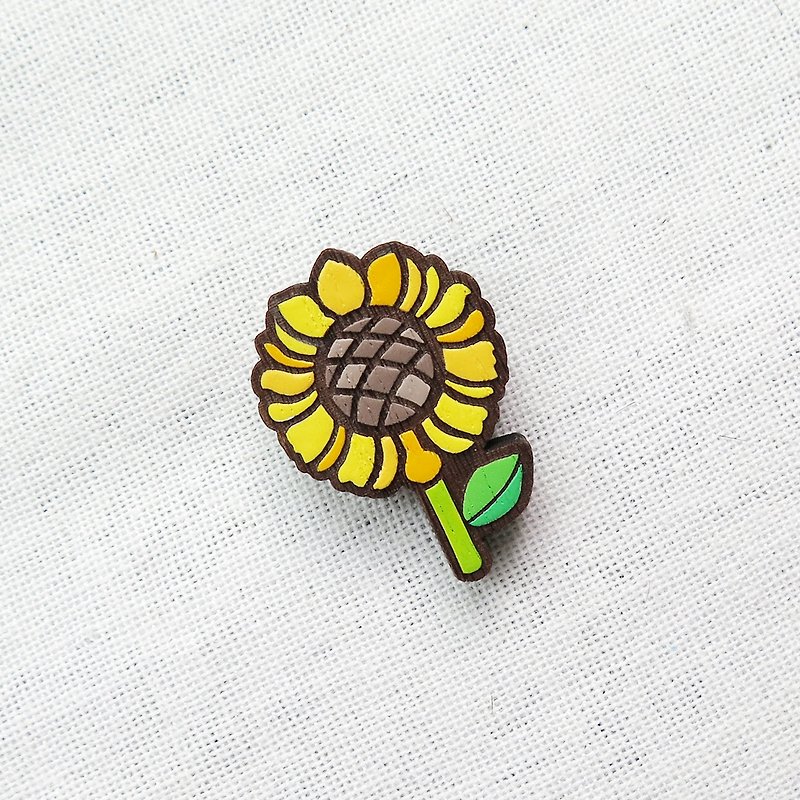 Wooden brooch sunflower - 胸針/心口針 - 木頭 黃色